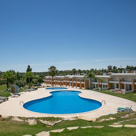 Sunny Villa Facing The Swimming Pool Fontainhas  Exterior foto